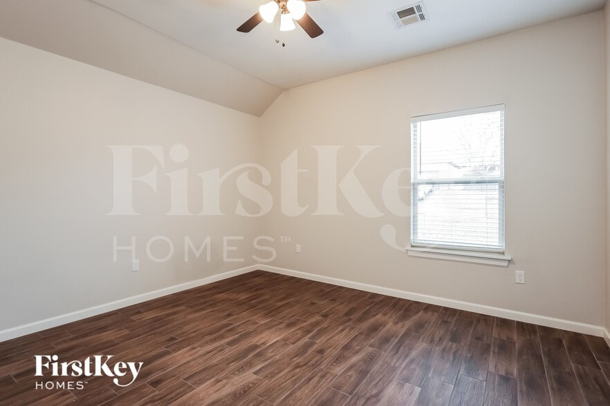 Building Photo - 517 Siena Dr