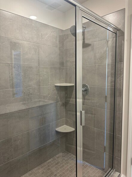 Building Photo - 3645 Shore Wood Ave