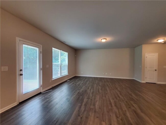 Building Photo - 165 Canvas Ives Dr