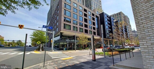 Building Photo - 1650 Silver Hill Dr