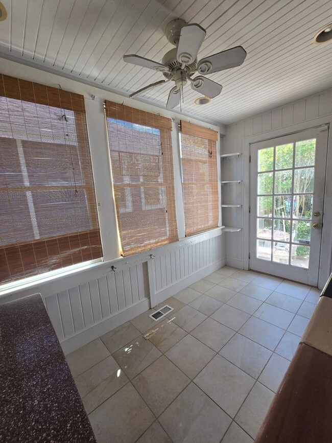 Building Photo - Oceanview 3 bedroom Cottage