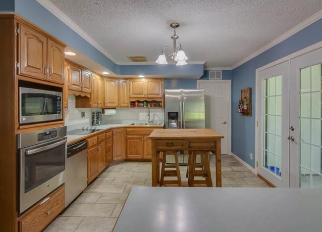 Building Photo - Don't miss out on this beautiful home!