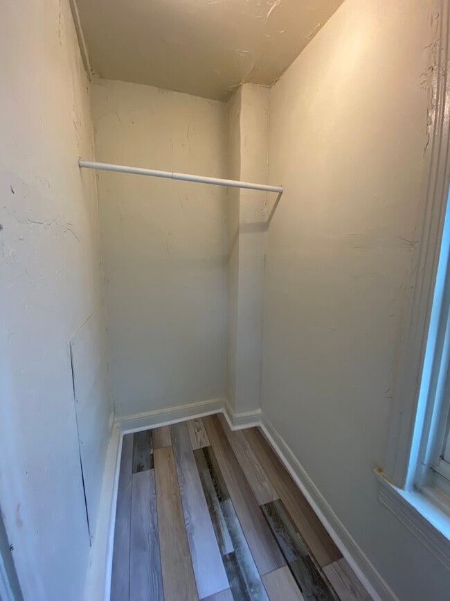 Building Photo - 229 Franklin Way