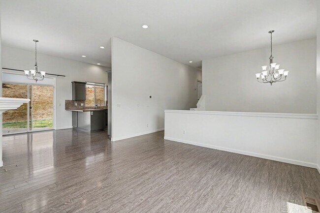 Building Photo - 3 bed, 2 bath home in West Salem's Brush College neighborhood