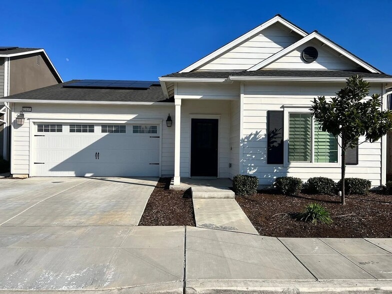 Building Photo - 2137 La Vona Ave