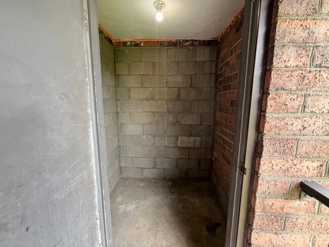 Building Photo - 7271 Beacon Hill Dr