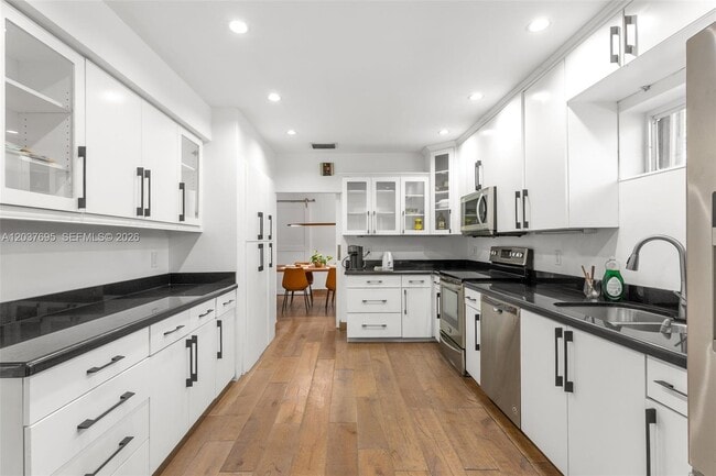 Building Photo - Hawthorne Avenue, Miami Beach, FL 33141 - 4 BR 3 BA single-family home