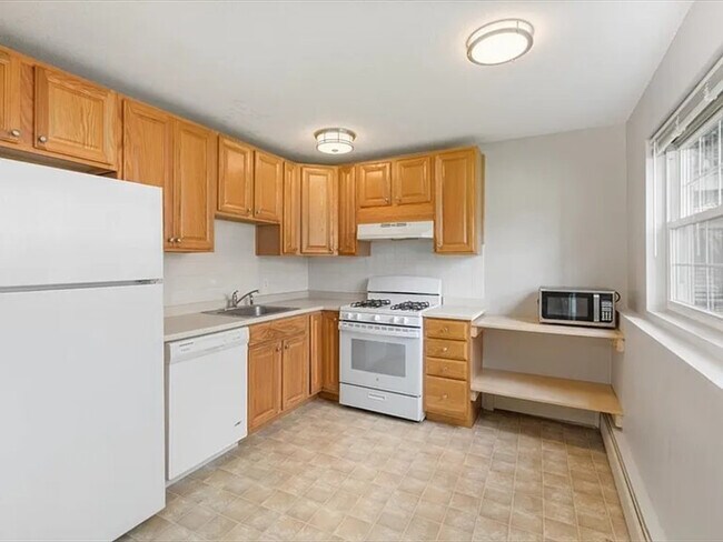 Building Photo - 39 Farrwood Ave
