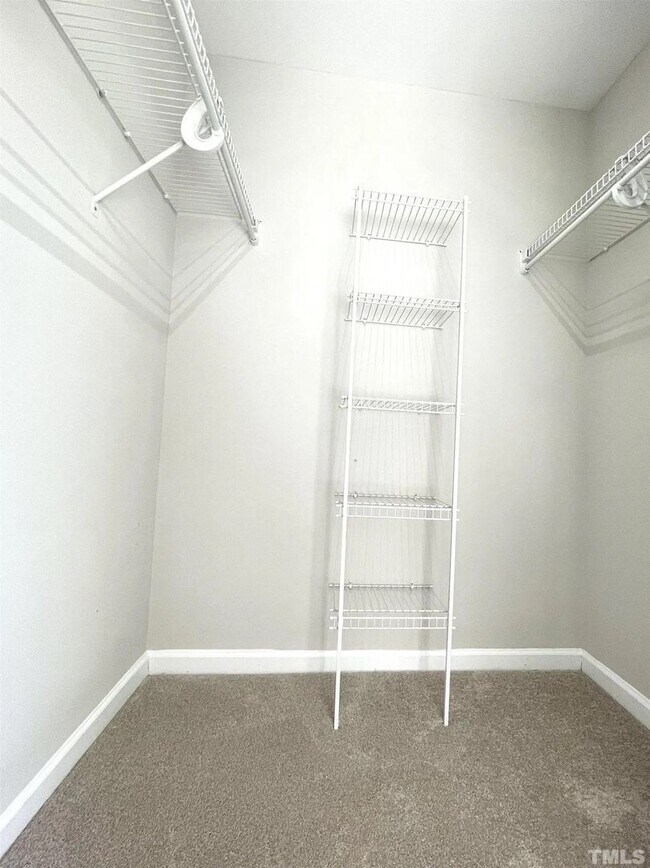 Building Photo - Comfortable 3BD, 2.5BA Raleigh Home with a 1-Car Attached Garage in an HOA Community with Amenities