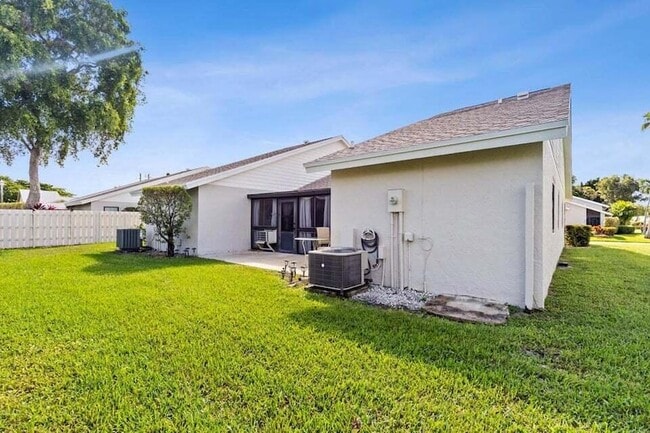 Building Photo - 2363 NW 13th Ct