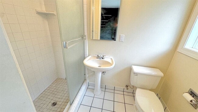 Building Photo - Comfortable 3 BD | 2 BA - Cedar Hills Neighborhood