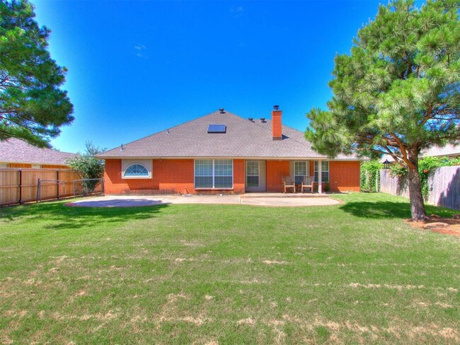 Building Photo - 3921 Brownwood Ln