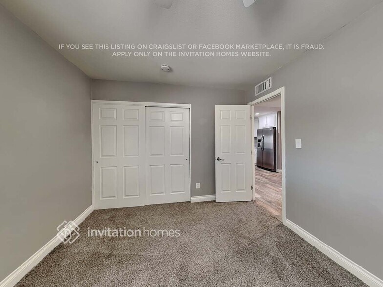 Building Photo - 1335 E Hermosa Dr