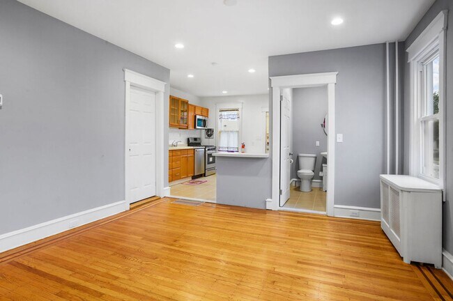 Building Photo - FIRST MONTH FREE* Large Twin Home! One (1) Car Garage, W/D Hookups in basement, Stainless Applian...