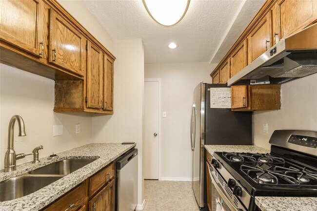 Building Photo - 9322 Kingsflower Cir