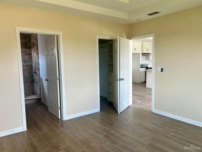 Building Photo - 14 N 109th St