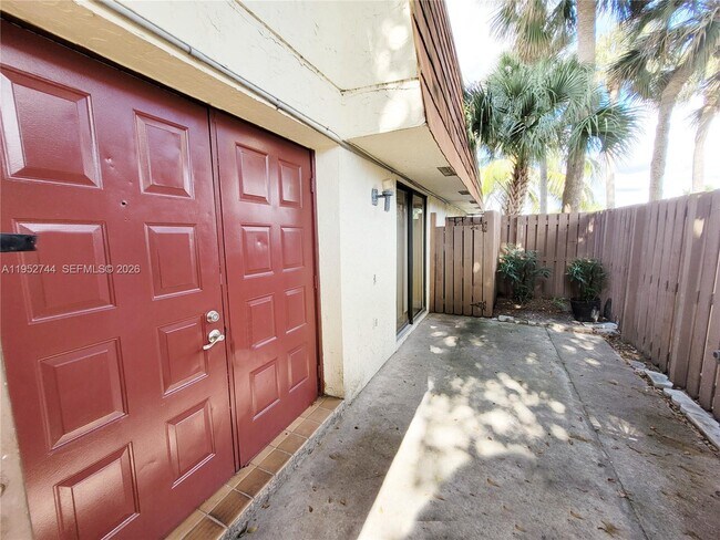 Building Photo - 8351 S Coral Cir