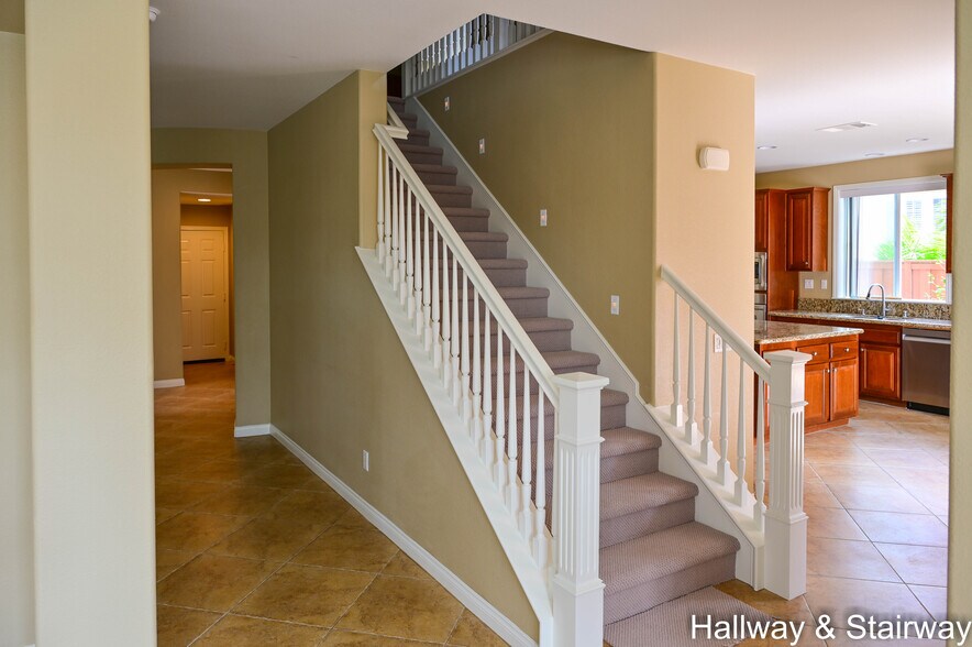 Building Photo - 1167 Vista Pointe Blvd