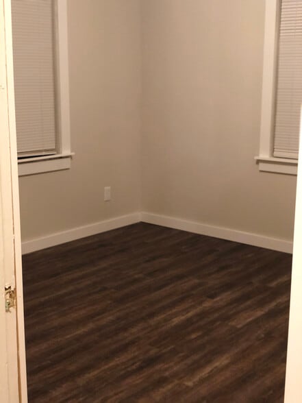 Building Photo - 511 E Greeley St