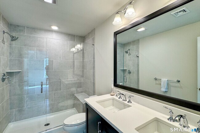 Building Photo - 25 Brentwood Cir