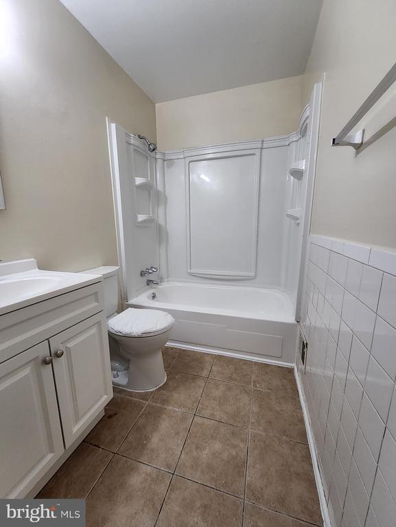 Building Photo - 16550 Sherwood Pl