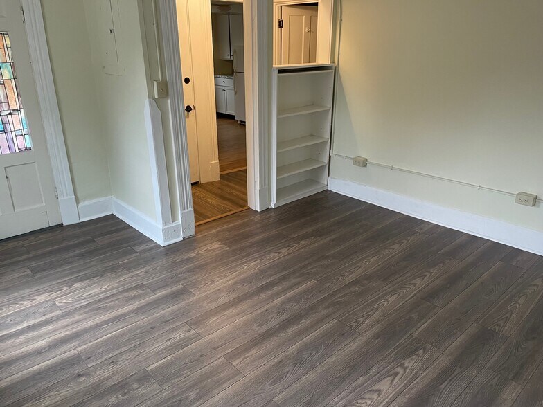 Building Photo - 22 Latham Ct