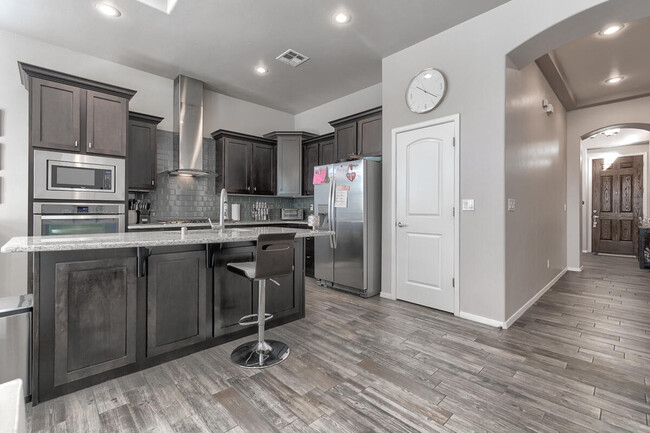 Building Photo - 7360 Skyrocket Dr