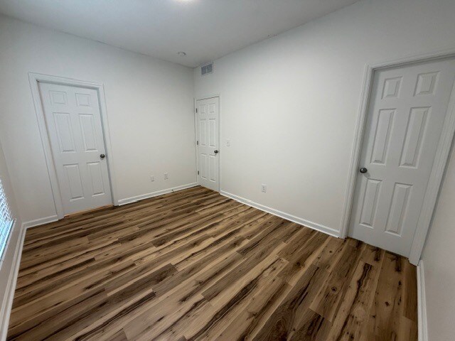 Building Photo - 815 Green Oaks St