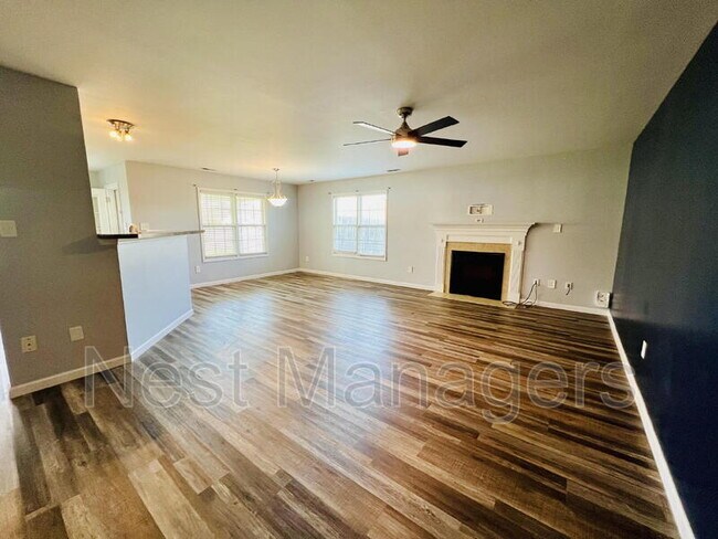 Building Photo - 641 Hogart St