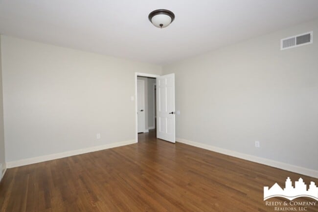 Building Photo - 1264 Yorkshire Dr