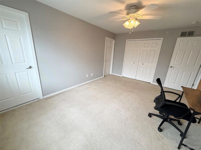 Building Photo - 207 Amys Walk