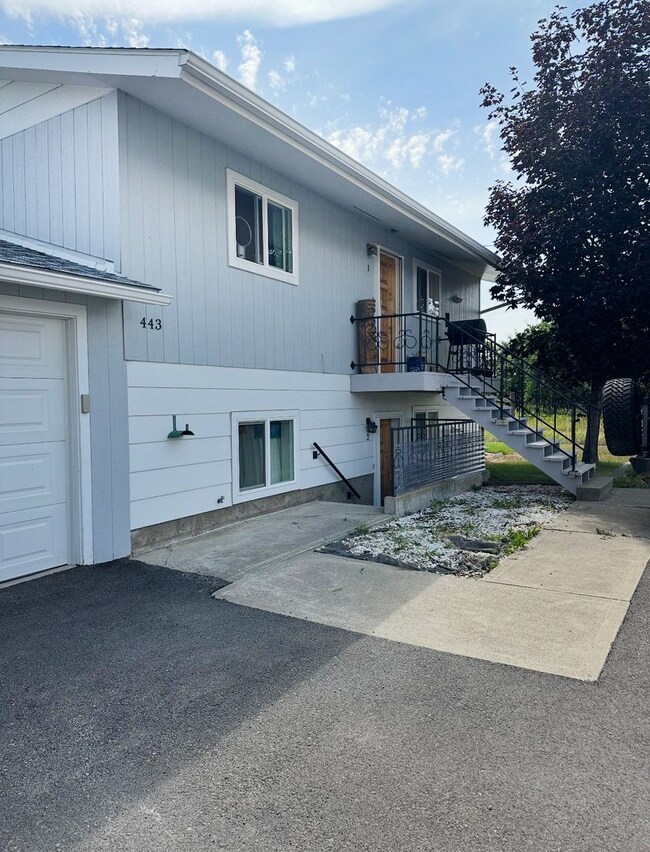Building Photo - Charming unit in Kalispell Duplex