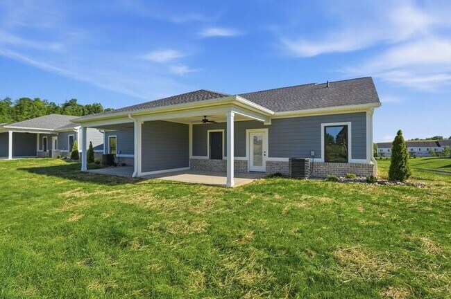Building Photo - One-Level Living with Private Garage, Feels Like Home, Not an Apartment