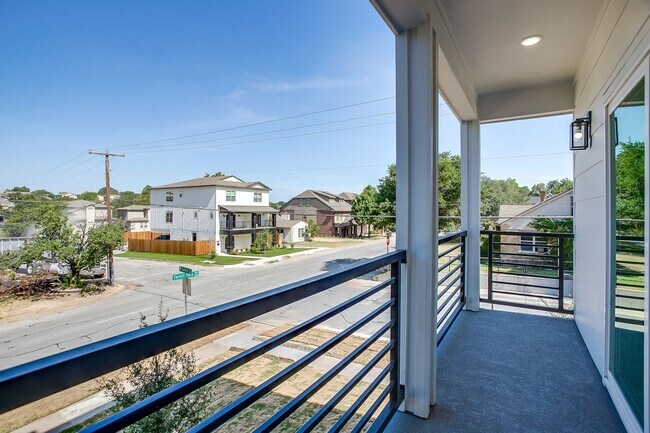Building Photo - 2801 Forest Park Blvd