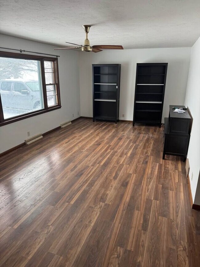 Building Photo - House for Rent