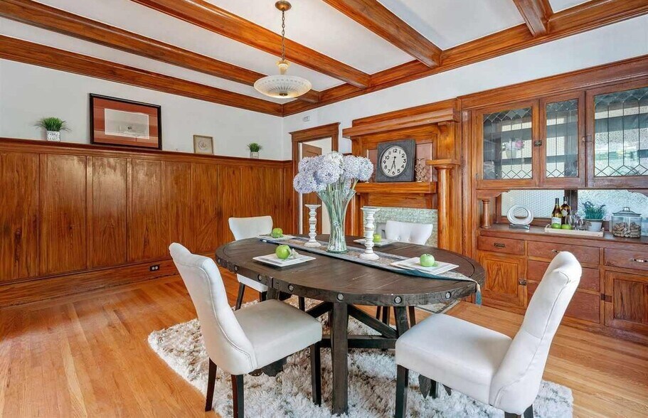 Building Photo - 4076 Santa Rita St