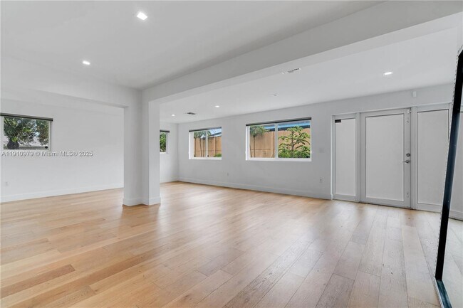 Building Photo - 4301 NW 6th Ave