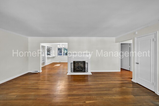 Building Photo - 118 Meadowlark Dr