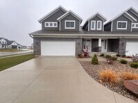Building Photo - Four Bedroom Duplex in Caledonia!