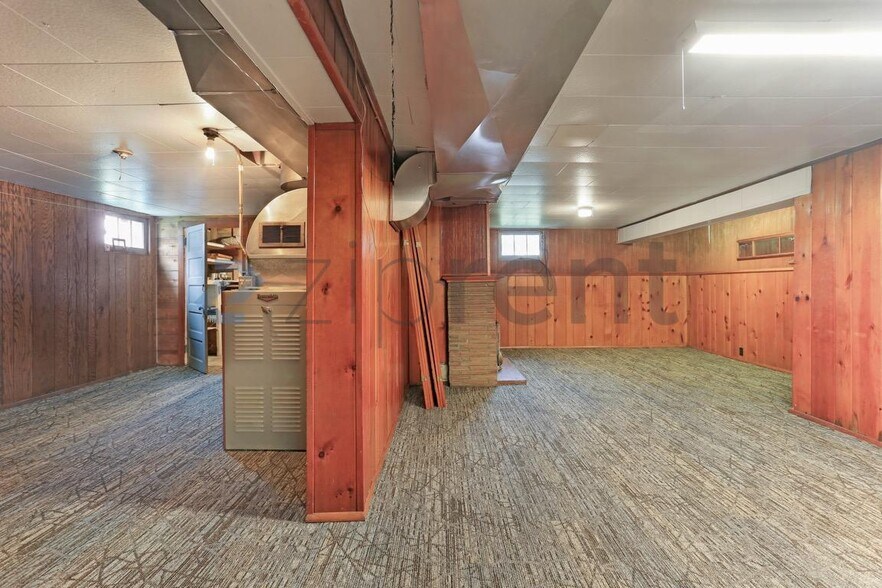 Building Photo - 1920 S Bayview St