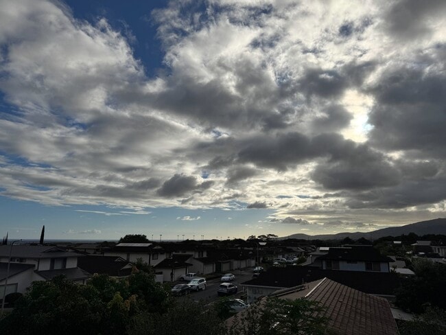 Building Photo - Available June 1. 1BD/1BA/1PKG at Royal Palm in Waipio.