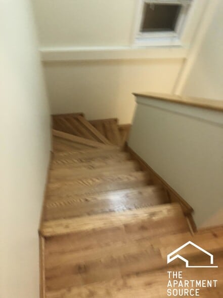 Building Photo - 1446 N Leavitt St