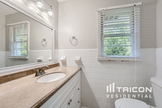 Building Photo - 4142 Pine Valley Dr