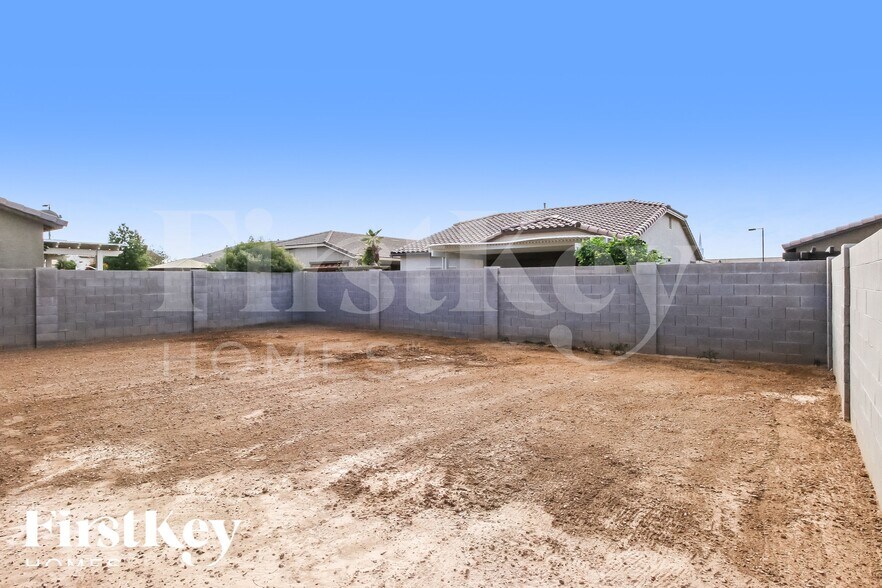 Building Photo - 625 W Mangrove Rd