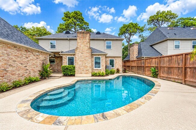 Building Photo - 15739 Fleetwood Oaks Dr