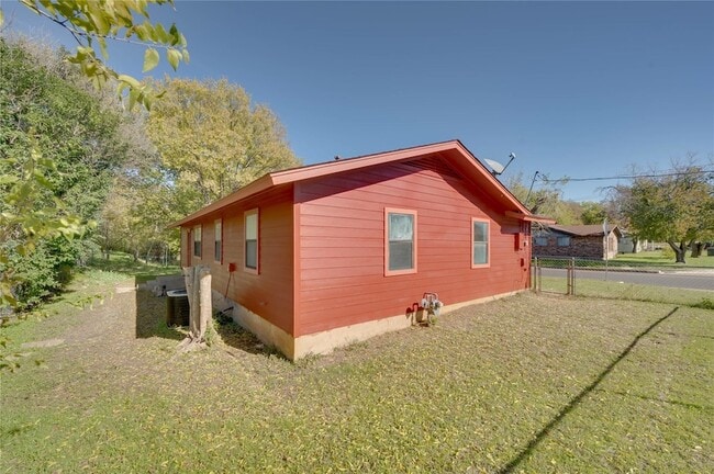 Building Photo - 706 Scenic Dr