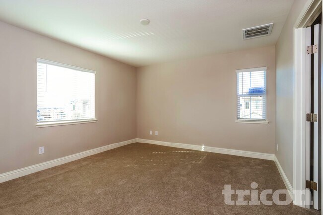 Building Photo - 2657 River Rd Ln