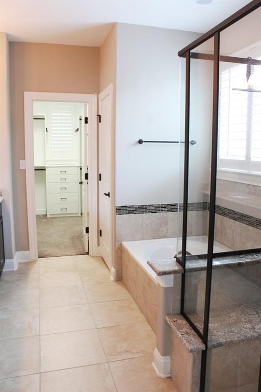 Building Photo - 9308 Villa Norte Dr