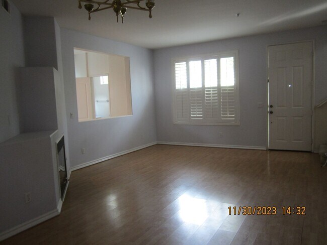 Building Photo - SPACIOUS PLACENTIA TOWNHOME