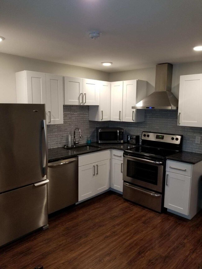 Kitchen - 114 Ferris Pl